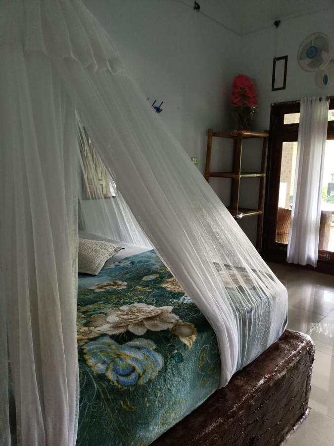 Brown Bamboo Guest House & Trekking Bukit Lawang Exteriör bild